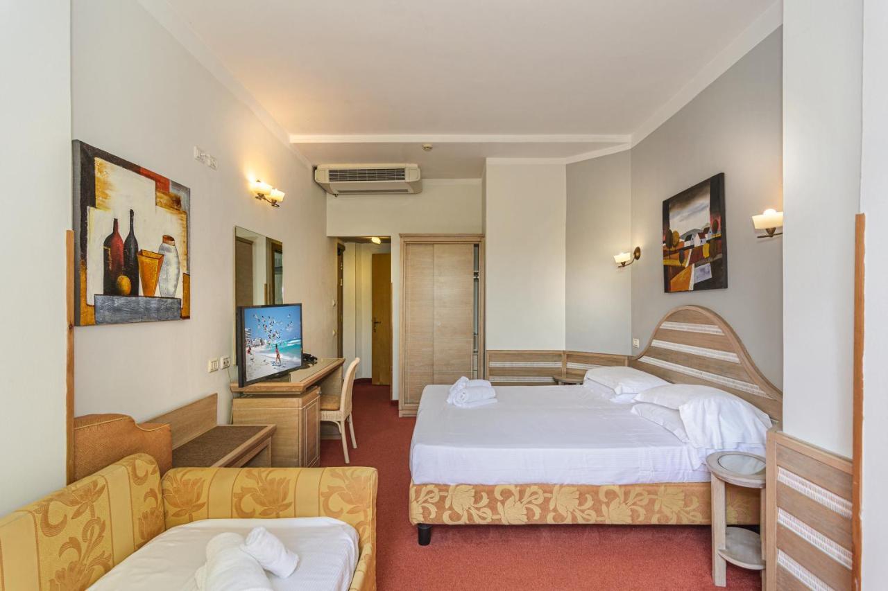 Hotel Nedy Марина ди Маса Екстериор снимка